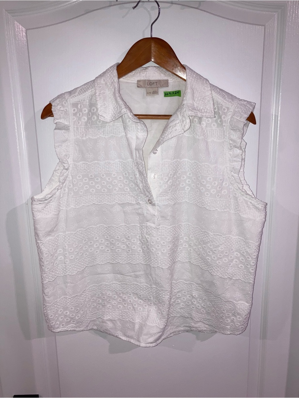 LOFT White Embroidered Eyelet Sleeveless 1/4 Button Up Top - size L